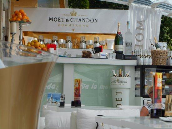 Viva la Moda Cafe